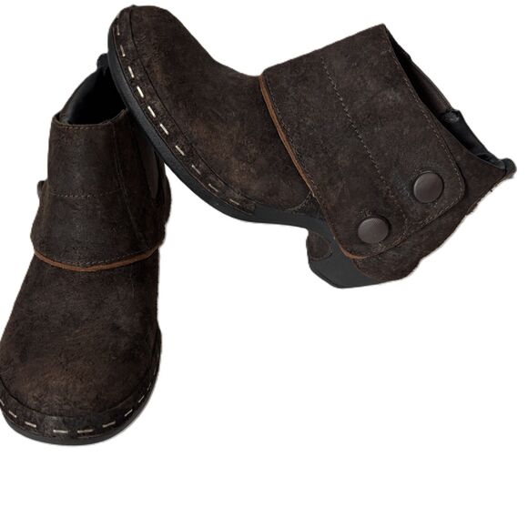 Merrell Luxe Button Espresso Brown Suede Stapled Clogs Ankle Boot Size 8.5 - Picture 1 of 10